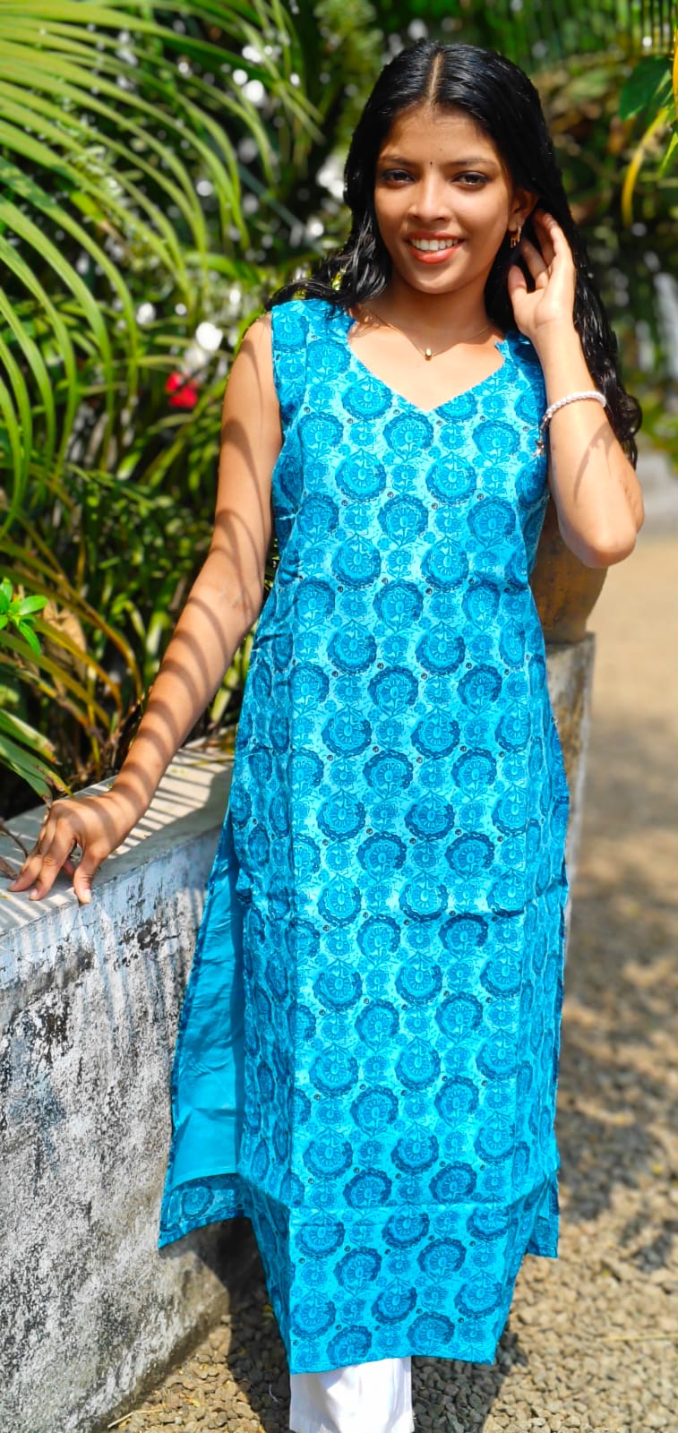 Cotton printed sleeveless top