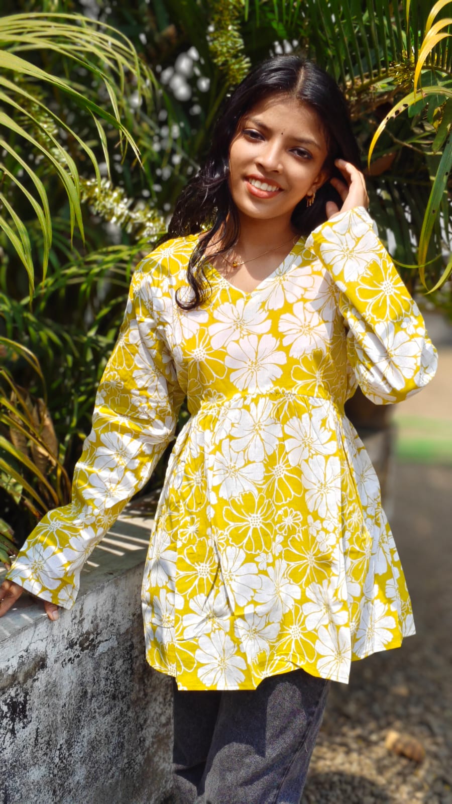 White Floral Print - Short top - Golden yellow