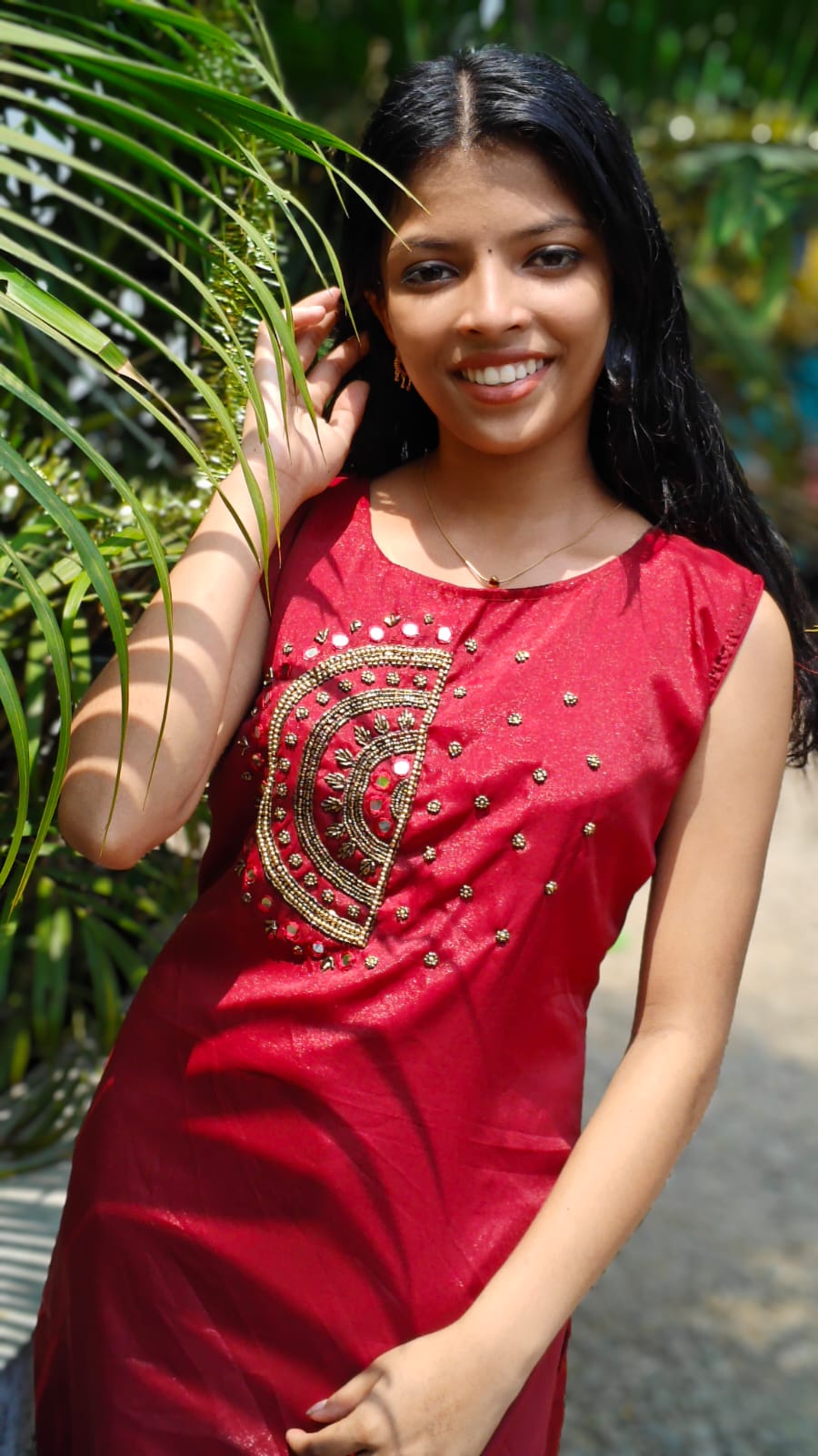 *Star Georgette hand*work sleeveless Top - Meroon