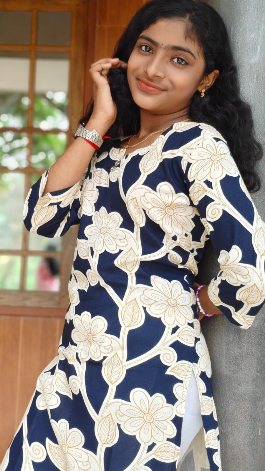 Big Floral Print  Tops - Under @299 – Dark Blue