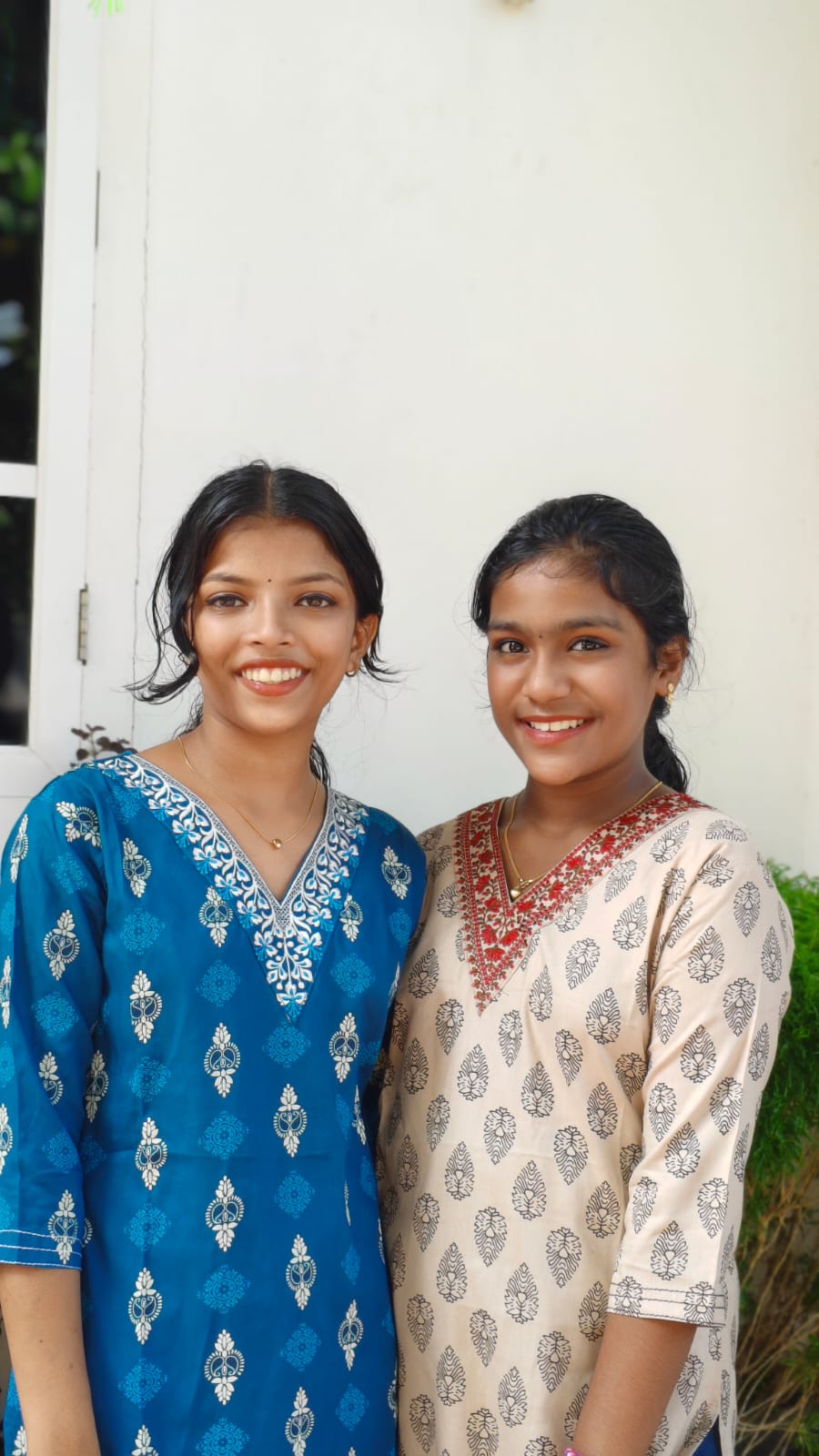 Top - Golden Cream Offwhile