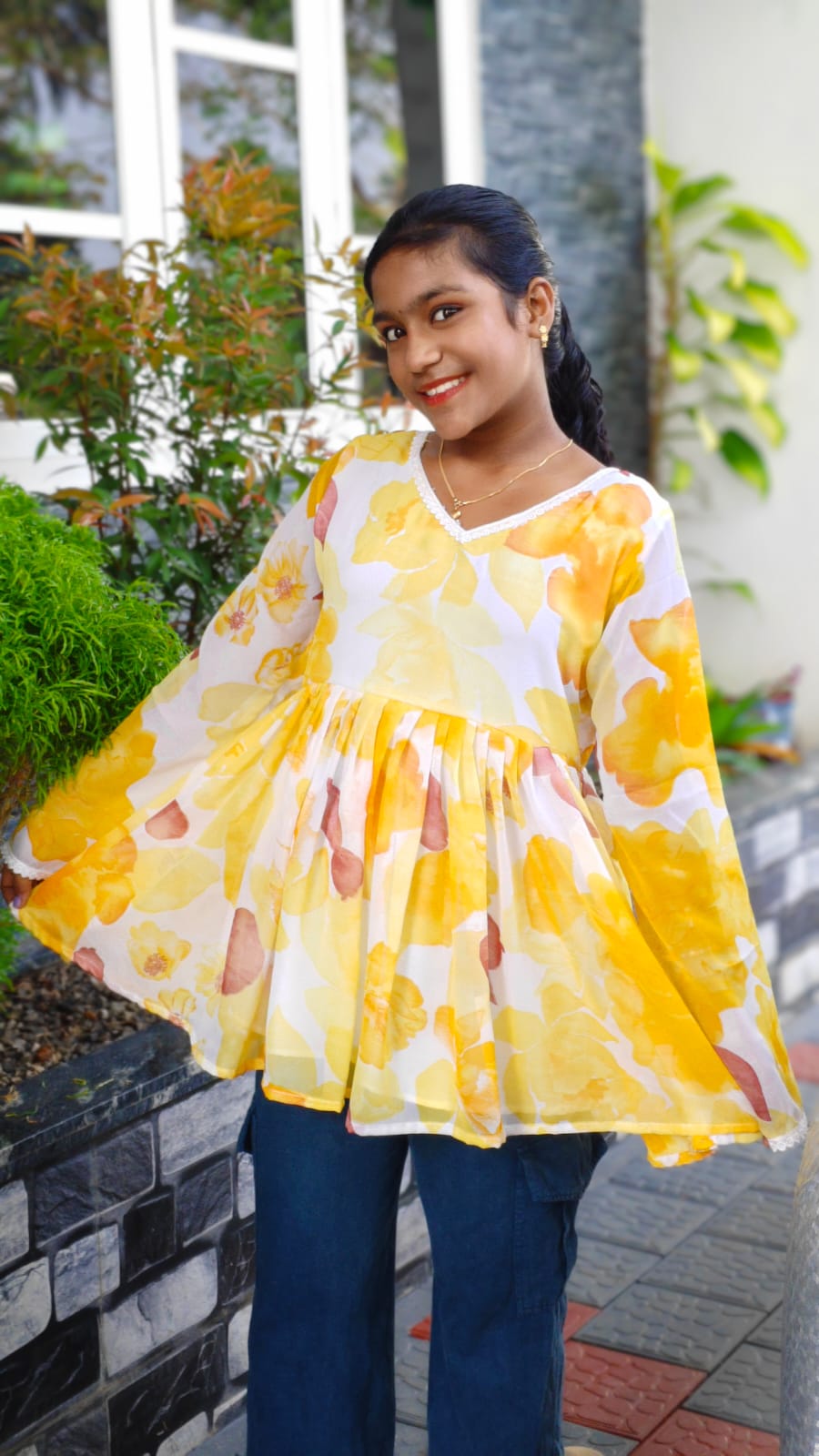 short top – Yellow