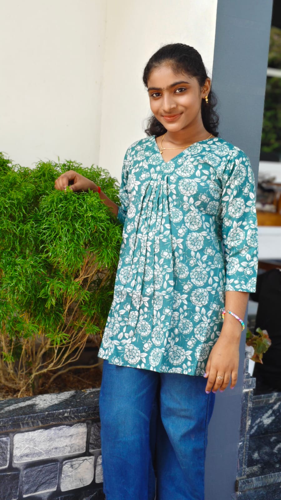 Cotton printed short top image