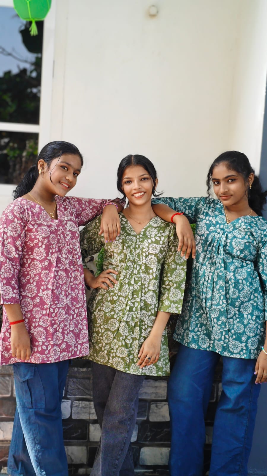 Cotton printed short top image