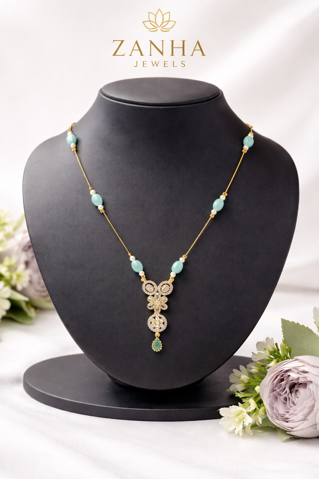 Invisible Elegant gold necklace with turquoise beads