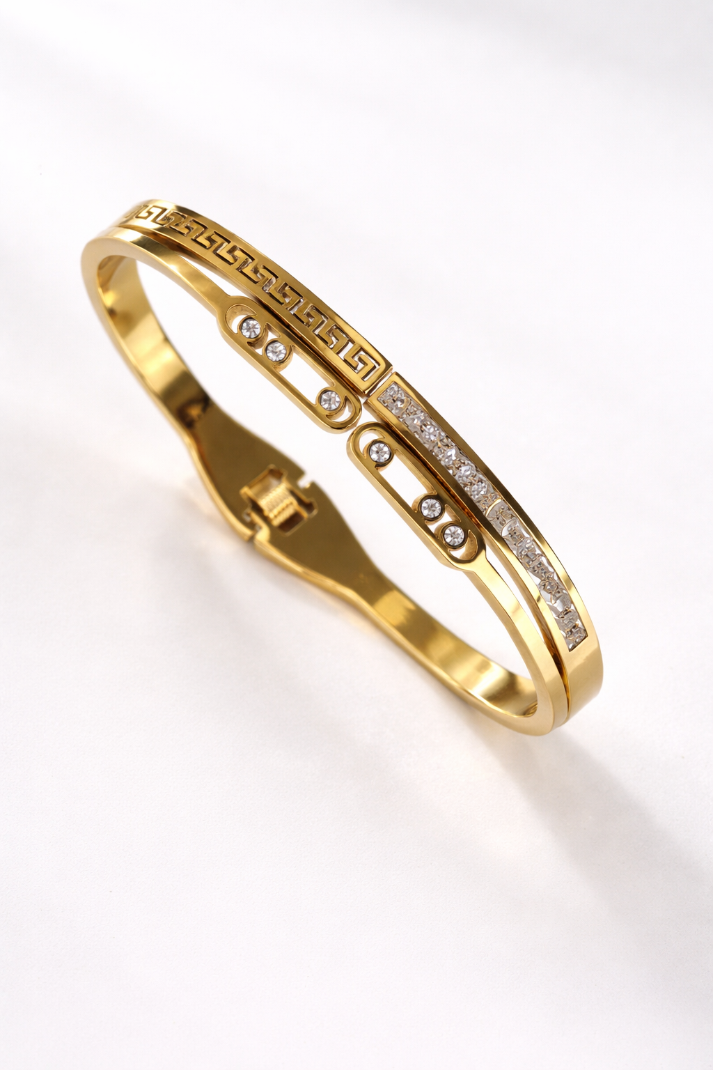 Elegant gold bangle with diamonds