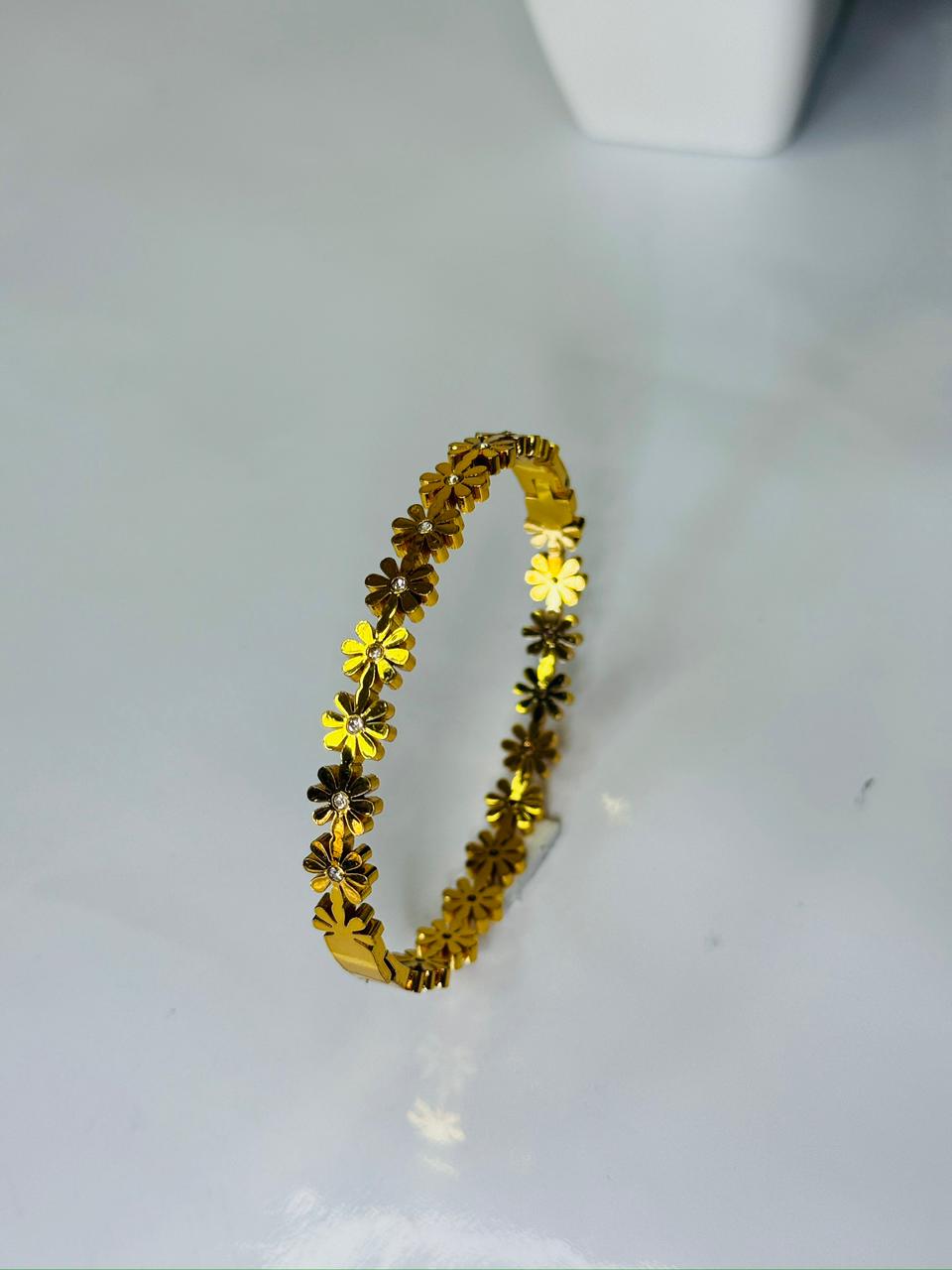 Sunny Daisy Bangle